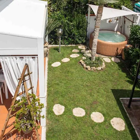 Viola - 350 Mt From The - Outdoor Jacuzzi * Terracina
